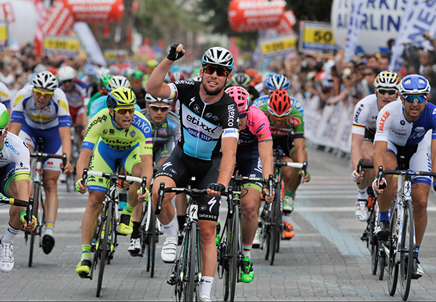 Mark Cavendish wins stage 1